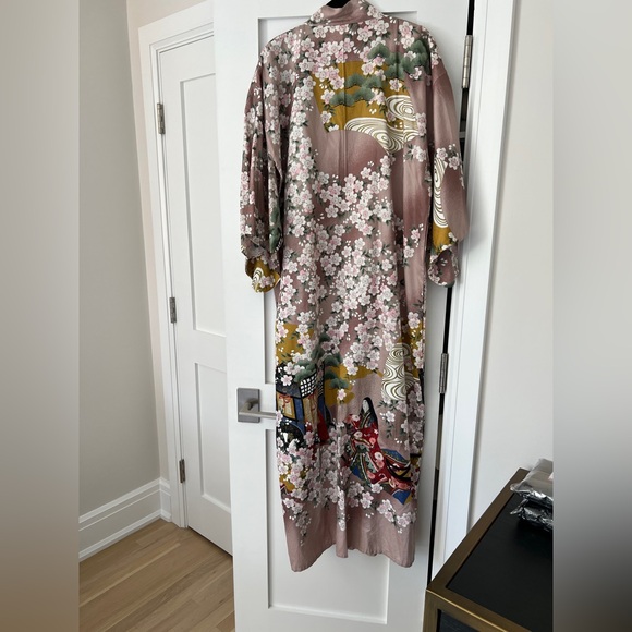 Amita Japanese Floral Kimono Robe - Picture 2 of 4